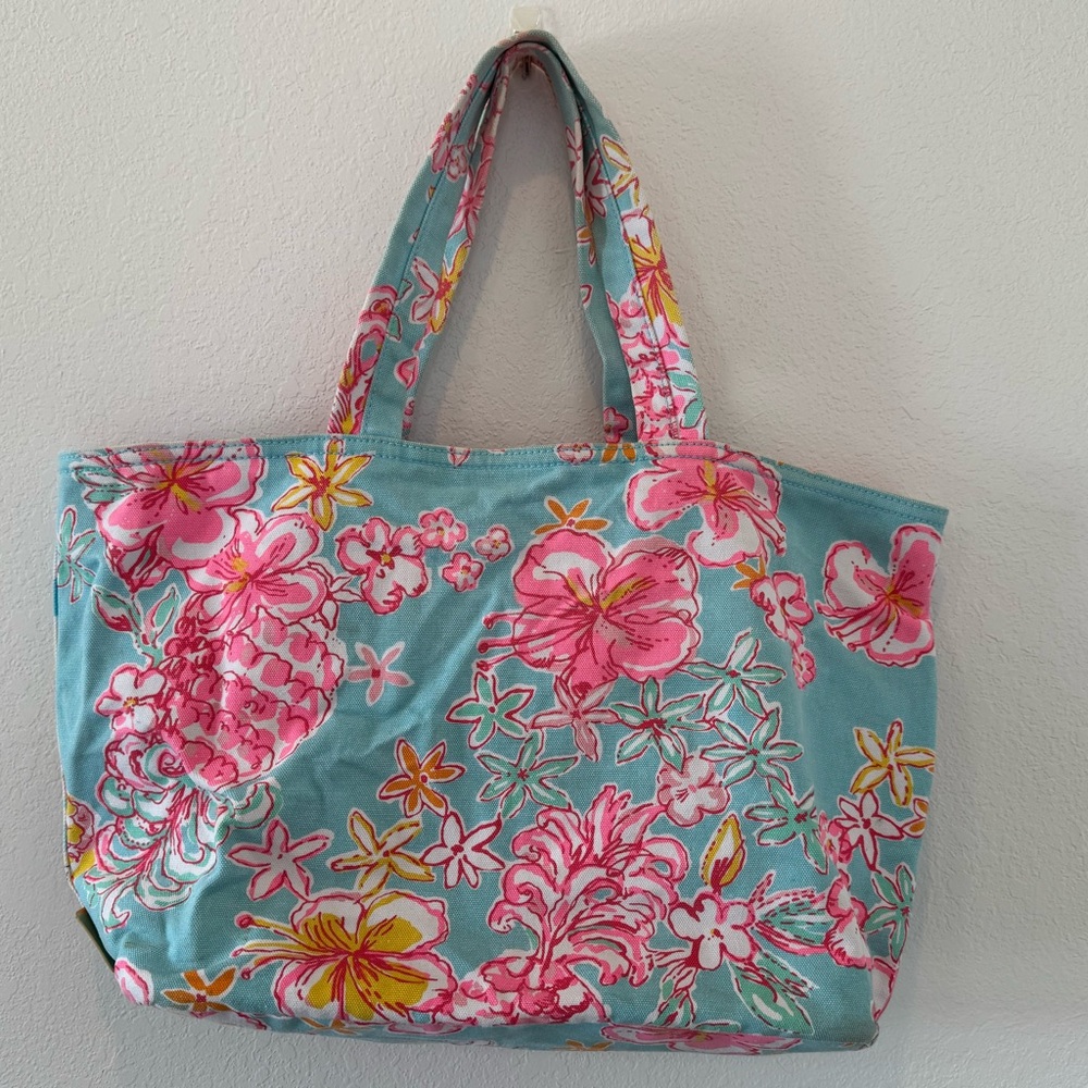 Lilly Pulitzer | The Beach Is Calling Blue Printed Tote Bag - Picture 2 of 5